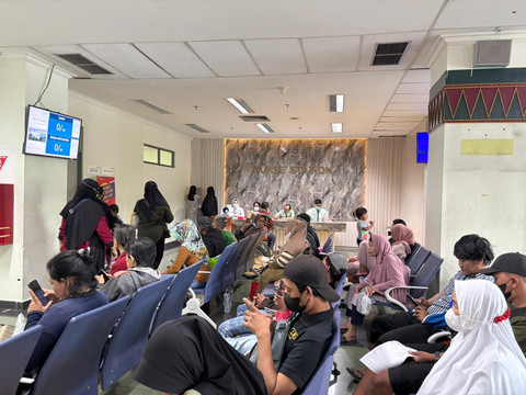 Nurse station di area rawat jalan dan rehabilitasi medik di RSUD Cengkareng, Jakarta (18/10). Dok. Amira/kumparan Foto: Amira Nada Fauziyyah/kumparan