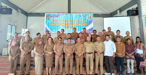 Foto bersama dalam kegiatan sosialisasi identifikasi potensi kawasan transmigrasi di Kabupaten Sekadau. Foto: Dok. Kantah Sekadau