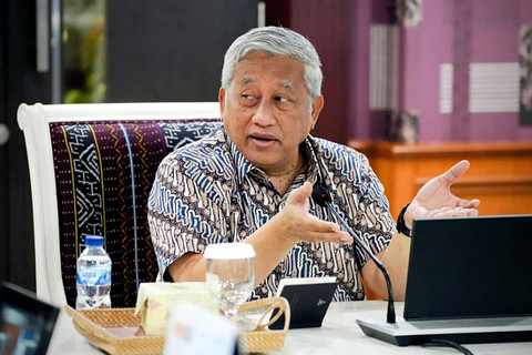 Prof. M Nuh dalam rapat menekankan pentingnya pengendalian Sekolah Rakyat berbasis pembelajaran dan penguatan tata kelola. Foto: Bayu Aprianto/Biro Humas Kemensos