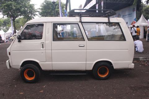 Suzuki Carry 2 tak thun 1984. Foto: Fitra Andrianto/kumparan