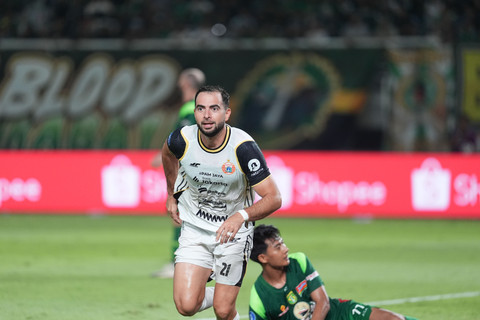Selebrasi pemain Persija saat melawan Persebaya dalam laga lanjutan Super League 2025/26 di Stadion GBT, Surabaya, pada Sabtu (18/10/2025). Foto: Persija Jakarta