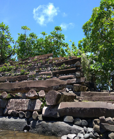 Struktur bebatuan di situs Nan Madol (dok. pribadi)