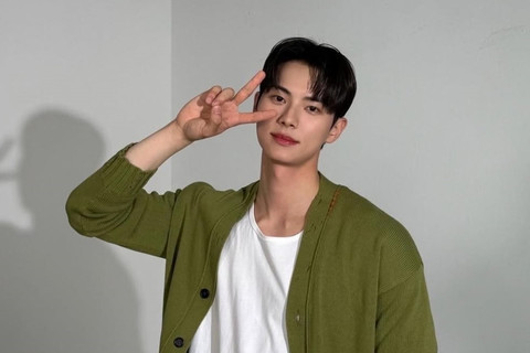 Aktor korea selatan Lee Chae Min. Foto: Instagram/@l.c.m____