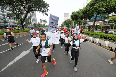 Keseruan Fun Run teman kumparan berkolaborasi dengan Huawei di kawasan Car Free Day (CFD) Sudirman, Jakarta, Minggu (19/10/2025). Foto: Jamal Ramadhan/kumparan