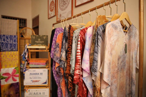 Koleksi daster Findmeera. Foto: dok. BRI