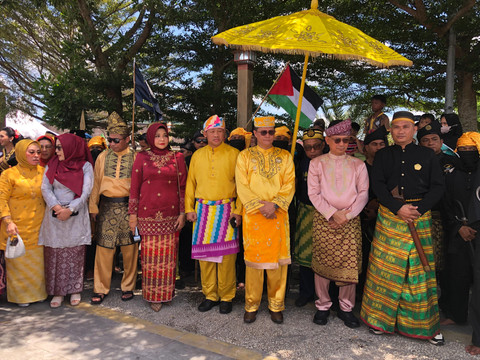 Wali Kota Pontianak, Edi Kamtono menghadiri Karnaval Air untuk menyambut Hari Jadi ke-254 Pontianak. Foto: Ade Mirza/Hi!Pontianak