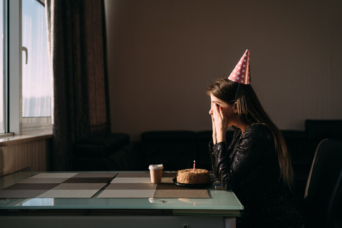 Ilustrasi birthday blues. Foto: Lysenko Andrii/Shutterstock