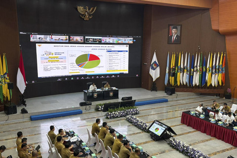 Rapat Koordinasi Pengendalian Inflasi Daerah di Kemedagri bersama Menteri Keuangan Purbaya Yudhi Sadewa di Kantor Kemendagri, Jakarta Pusat, Senin (20/10/2025).  Foto: Abid Raihan/kumparan