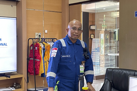VP Operation Onshore Medco E&P Blok Sumsel, Irfan Eka Wardhana, dalam paparan kepada media di Medco E&P Indonesia Blok Sumsel, Sumatera Selatan, Minggu (19/10/2025). Foto: Najma Ramadhanya/kumparan