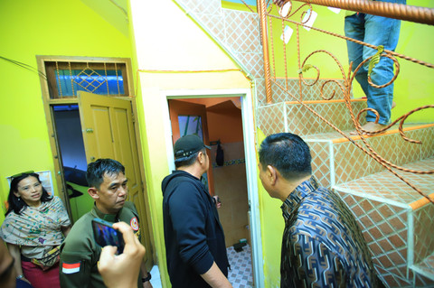 Gubernur Sumsel Herman Deru saat meninjau homestay yang ditempati kontingen dari Kabupaten Lahat dan Kabupaten OKU Timur. Foto : Dok. Humas Pemprov Sumsel