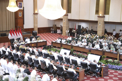 Mendagri Tito Karanvaian menghadiri Rapat Koordinasi (Rakor) Pengendalian Harga Beras di Auditorium Kementerian Pertanian (Kementan), Jakarta, Senin (20/10/2025). Foto: Dok. Kemendagri