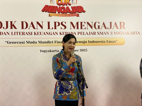Kepala Eksekutif Pengawas Perilaku Pelaku Usaha Jasa Keuangan, Edukasi dan Perlindungan Konsumen OJK, Friderica Widyasari Dewi, Senin (20/10). Foto: Pandangan Jogja/Resti Damayanti
