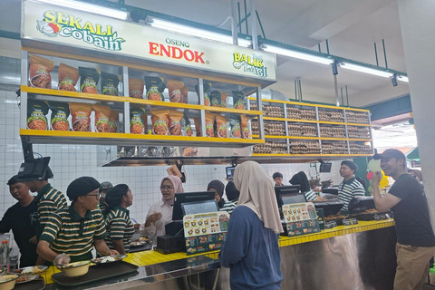 Opening restoran baru spesialisasi oseng telur di Ciledug milik TikTokers Ello MG dan Pewlin (18/10/22025). Foto: Dok. Istimewa