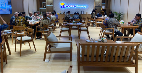 (Foto: Produk FURSIA di GIIAS, VIP Lounge Astra Financial)
