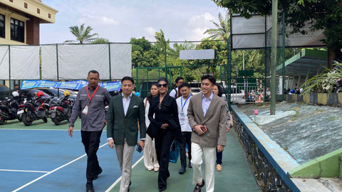 Ibu kandung Tasya Farasya, Alawiyah Alatas, hadir di Pengadilan Agama Jakarta Selatan pada Rabu (22/10/2025). Foto: Vincentius Mario/kumparan