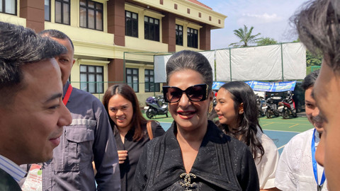 Ibu kandung Tasya Farasya, Alawiyah Alatas, hadir di Pengadilan Agama Jakarta Selatan pada Rabu (22/10/2025). Foto: Vincentius Mario/kumparan