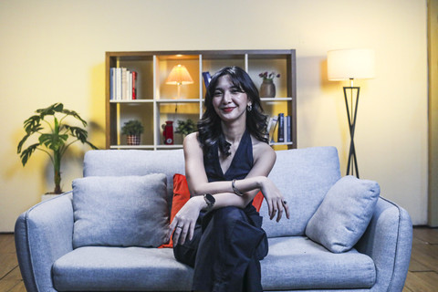 Aktris Sheila Dara berpose saat berkunjung ke kumparan di Pasar Minggu, Jakarta, Rabu (22/10/2025). Foto: Darryl Ramadhan/kumparan