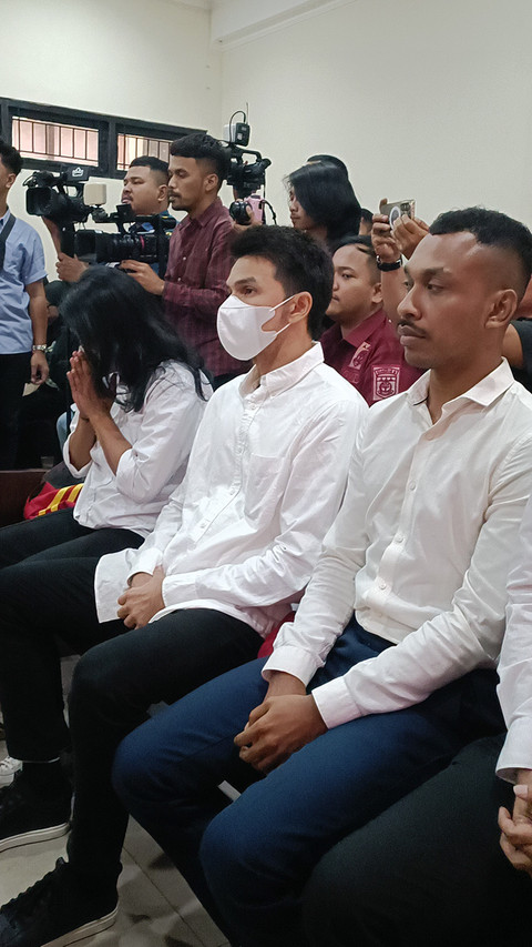 Jonathan Frizzy dalam sidang putusan kasus vape mengandung etomidate, PN Tangerang, Rabu (22/10/2025). Foto: Giovanni/kumparan