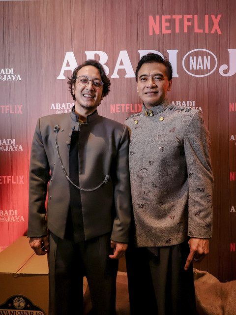 Donny Damara dan Dimas Anggara menghadiri Gala Premiere film Abadi Nan Jaya di Epicentrum XXI, Jakarta Selatan, Rabu (22/10/2025). Foto: Jamal Ramadhan/kumparan