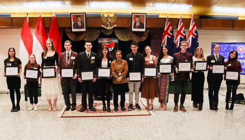 KJRI Perth menginisiasi program Bahasa Indonesia Student Awards bagi siswa-siswi Western Australia yang menunjukan performa terbaik dalam mempelajari Bahasa Indonesia tiap tahun. Sumber: KJRI Perth
