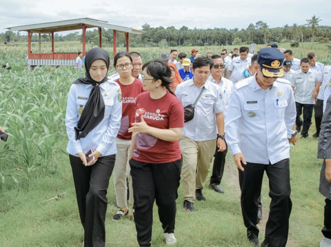 Wakil Menteri Pendidikan Tinggi, Sains, dan Teknologi, Stella Christie saat meninjau lokasi rencana pembangunan SMA Garuda di Provinsi Lampung | Foto : Dok. Diskominfotik Lampung