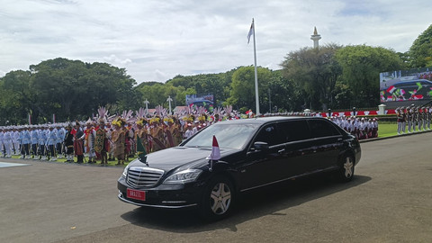 Mobil yang membawa Presiden Brasil Luiz Inacio Lula da Silva tiba di Istana Merdeka, Kamis (23/10/2025). Foto: Zamachsyari/kumparan