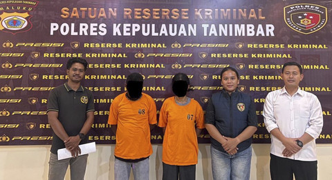 ML (46) ibu kandung dan EL (34) ayah tiri ditangkap karena kasus perkosaan anak. Foto: Dok. Polres Kepulauan Tanimbar