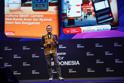 VP Technology Strategy and Consumer Product Development Telkomsel Ronald Limoa menjadi pemateri panel pada acara kumparan AI for Indonesia 2025 di The Ballroom at Djakarta Theater, Jakarta Pusat, Kamis (23/10/2025). Foto: Aditia Noviansyah/kumparan