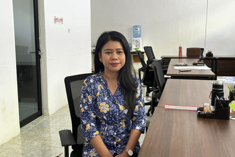 Eunike Megawati (32), guru Bimbingan Konseling (BK) asal Semarang, Jawa Tengah yang Mengajar di Sekolah Rakyat Menengah Pertama 23 Makssar. Foto: Rayyan Farhansyah/kumparan