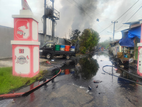 Kondisi usai kebakaran melanda PT DAS di Jalan Raya Proklamasi, Kelurahan Tunggak Jati, Karawang Barat Kamis (23/10) malam. Foto: Dok. Istimewa