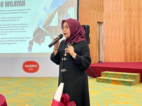 Kepala Divisi Pelayanan Hukum Kantor Wilayah Kementerian Hukum Kalimantan Barat Farida, turut berpartisipasi dalam kegiatan Pelatihan Peningkatan Kompetensi Pendamping Koperasi Desa/Kelurahan Merah Putih (KDKMP) Tahun 2025. Foto: Dok. Kanwil Kemenkum Kalbar
