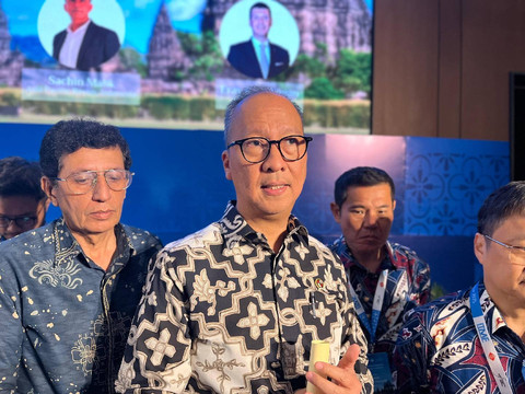 Menteri Perindustrian, Agus Gumiwang, usai menghadiri Konferensi Tekstil Internasional ITMF & IAF Annual Meeting 2025 di Hotel Marriot, Yogyakarta, Jumat (24/20). Foto: Pandangan Jogja/Gigih Imanadi