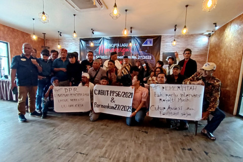 Ari Bias dalam Diskusi 'Pencipta Lagu Menggugat' di kawasan Pasar Minggu, Jakarta Selatan, Sabtu (25/10/2025). Foto: Giovanni/kumparan