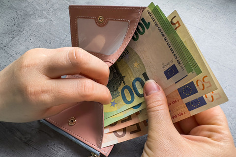 Ramalan keuangan zodiak Scorpio bulan Desember 2025.  Foto: RomanR/Shutterstock