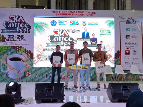Program Studi Pengelolaan Perkebunan Kopi Politeknik Negeri Lampung (Polinela) menggelar acara Talk Show dalam rangka SKA Coffe Festival di Atrium Mall Boemi Kedaton, pada Jumat (24/10). | Foto: Lampung Geh
