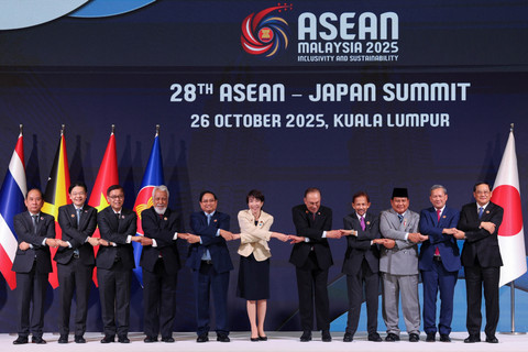 Sejumlah pemimpin negara menghadiri KTT ASEAN ke-47 dan KTT Terkait di Kuala Lumpur, Malaysia, Minggu (26/10/2025). Foto: Chalinee Thirasupa/REUTERS