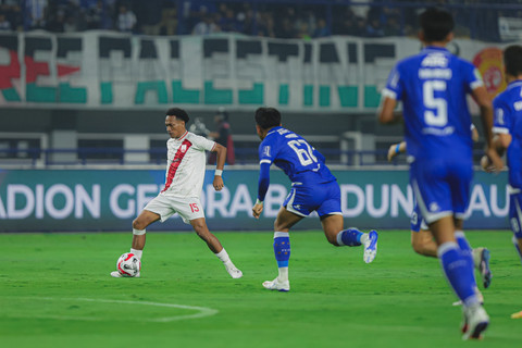 Persib Bandung vs Persis Solo dalam laga lanjutan Super League 2025/26 di Stadion Gelora Bandung Lautan Api pada Senin (27/10/2025). Foto: X/ @persisofficial