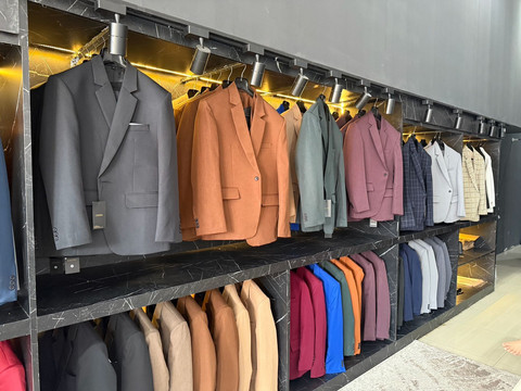 Toko Jas Goldy yang berlokasi di ruko Jl. Lowanu, Kemantren Mergangsan, Kota Yogyakarta. Foto: Yusuf Hay/Pandangan Jogja