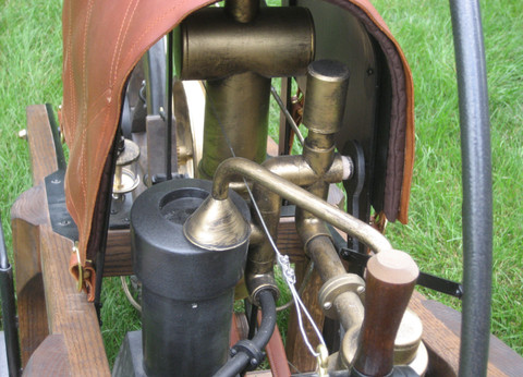 Detail mesin dari replika Daimler Reitwagen, motor pertama di dunia. Foto: Dok. William Eggers Motorcycles