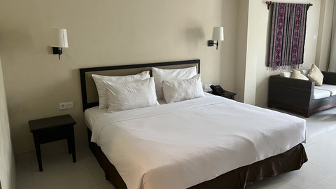 Kamar tipe deluxe premier di Grand Luley Manado. Foto: Gitario Vista Inasis/kumparan