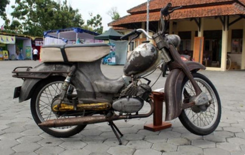 Sepeda motor Zundapp buatan Jerman produksi tahun 1960. Masyarakat Medan dan sekitarnya pernah menyebutnya keret. (Sumber: Shutterstock)