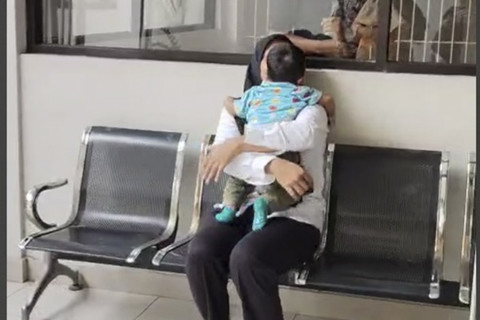 Momen Haru Ibu menyusui di karawang saat kembali memeluk sang anak. Foto: Dok. Istimewa