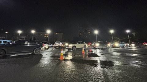 Suasana kemacetan imbas banjir di kawasan Kemang, Jakarta Selatan, Kamis (30/10/2025). Foto: Amira Nada Fauziyyah/kumparan
