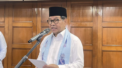 Gubernur DKI Jakarta Pramono Anung di Balai Kota, Gambir, Jakarta Pusat, Jumat (31/10/2025). Foto: Nasywa Athifah/kumparan