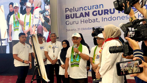 Mendikdasmen, Abdul Muti meluncurkan Bulan Guru Nasional 2025 di SLBN 01 Jakarta, Jumat (31/10/2025).  Foto: Abid Raihan/kumparan