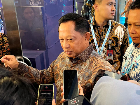 Menteri Dalam Negeri (Mendagri) Tito Karnavian menghadiri acara FEKDI & IFSE Expo 2025 di JCC Senayan, Jakarta Selatan, Jumat (31/10/2025). Foto: Najma Ramadhanya/kumparan