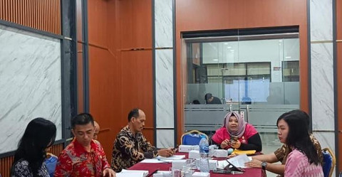Rapat Pengharmonisasian, Pembulatan, dan Pemantapan Konsepsi terhadap Rancangan Peraturan Bupati (Raperbup) Sintang tentang Petunjuk Pelaksanaan Peraturan Daerah Kabupaten Sintang Nomor 5 Tahun 2017 mengenai Hak Keuangan dan Administratif Pimpinan dan Anggota DPRD Tahun Anggaran 2026. Foto: Dok. Kanwil Kemenkum Kalbar