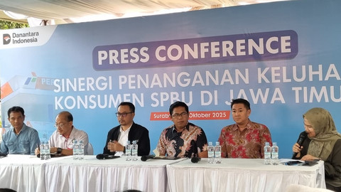 Konferensi pers sinergi penanganan keluhan konsumen SPBU di Jawa Timur di SPBU Jalan Jemursari, Surabaya, Jumat (31/10/2025). Foto: Farusma Okta Verdian/kumparan