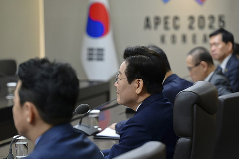 Pertemuan bilateral Presiden RI Prabowo Subianto dengan Presiden Republik Korea Lee Jae Myung di sela-sela KTT APEC 2025. Foto: Dok. Muchlis Jr - Biro Pers Sekretariat Presiden