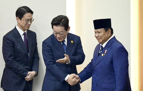 Pertemuan bilateral Presiden RI Prabowo Subianto dengan Presiden Republik Korea Lee Jae Myung di sela-sela KTT APEC 2025. Foto: Dok. Muchlis Jr - Biro Pers Sekretariat Presiden